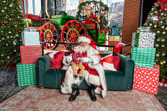 RKPhoto-2025-TheCharlestonSanta-Dec20-4213