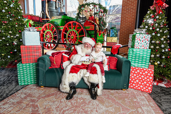 RKPhoto-2025-TheCharlestonSanta-Dec20-4243