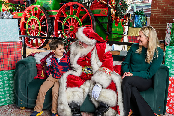 RKPhoto-2025-TheCharlestonSanta-Dec20-4297