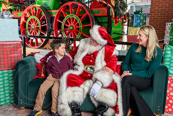 RKPhoto-2025-TheCharlestonSanta-Dec20-4298