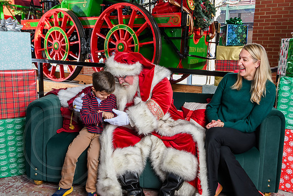 RKPhoto-2025-TheCharlestonSanta-Dec20-4300