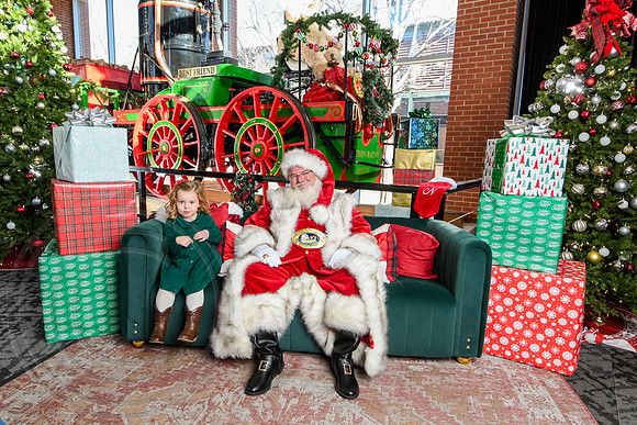 RKPhoto-2025-TheCharlestonSanta-Dec20-4314