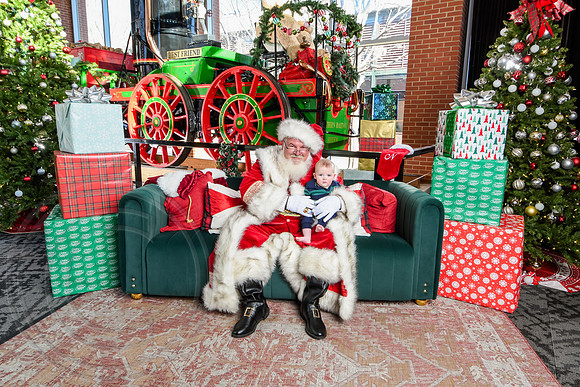 RKPhoto-2025-TheCharlestonSanta-Dec20-4345