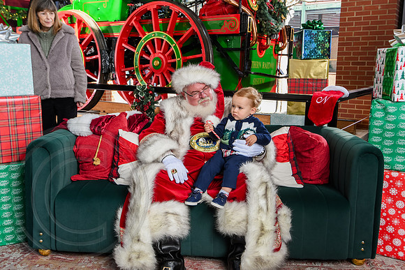 RKPhoto-2025-TheCharlestonSanta-Dec20-4373