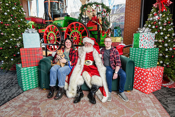 RKPhoto-2025-TheCharlestonSanta-Dec21-4763
