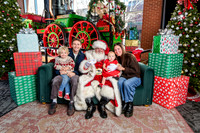 RKPhoto-2025-TheCharlestonSanta-Dec21-4771