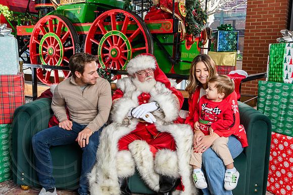 RKPhoto-2025-TheCharlestonSanta-Dec21-4806