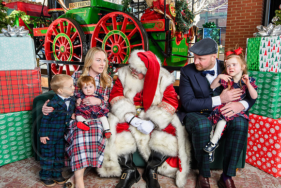 RKPhoto-2025-TheCharlestonSanta-Dec21-4822