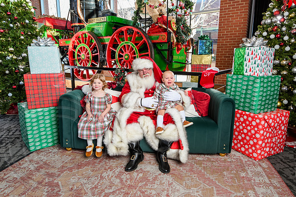 RKPhoto-2025-TheCharlestonSanta-Dec21-4861