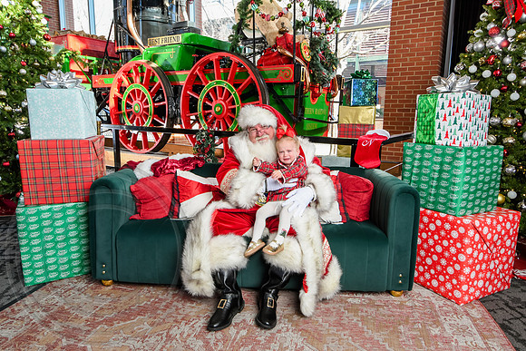 RKPhoto-2025-TheCharlestonSanta-Dec21-4891