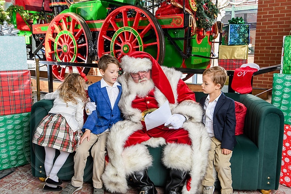 RKPhoto-2025-TheCharlestonSanta-Dec21-4934