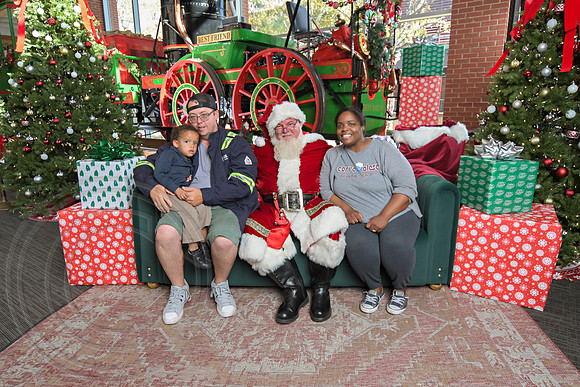 The Charleston Santa 2024-Nov30-0536
