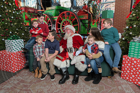 The Charleston Santa 2024-Dec22-4094