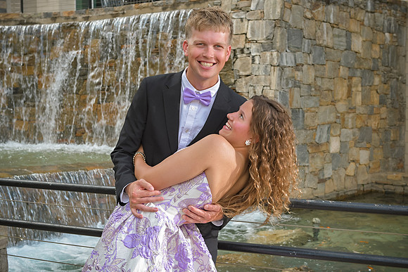 RKPhoto-2024-FallsPark-PromPics-91