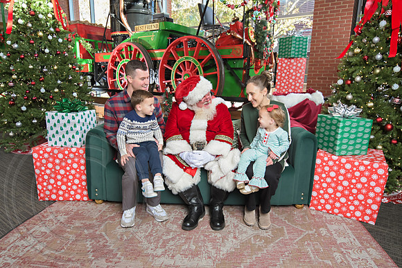 The Charleston Santa 2024-Nov30-0523