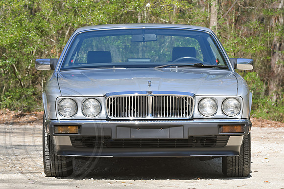 1990-Jaguar-XJ6-004