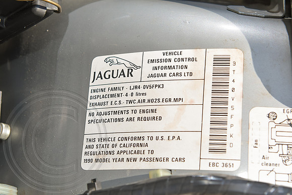 1990-Jaguar-XJ6-017