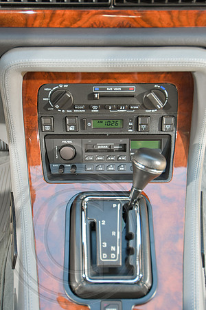 1990-Jaguar-XJ6-035