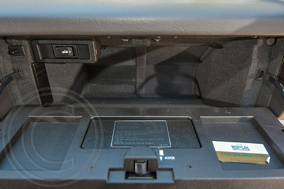 1990-Jaguar-XJ6-052