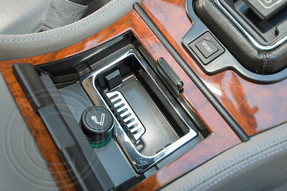 1990-Jaguar-XJ6-057