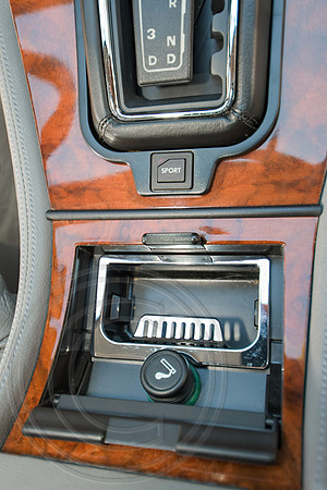 1990-Jaguar-XJ6-058