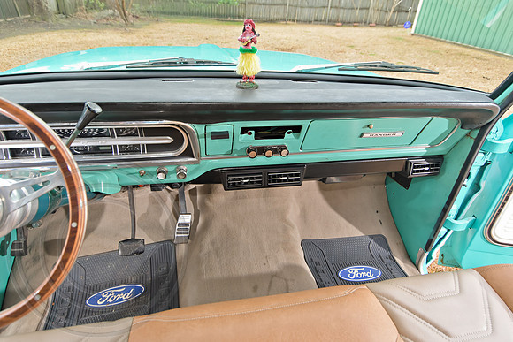 1967-Ford-F100-013
