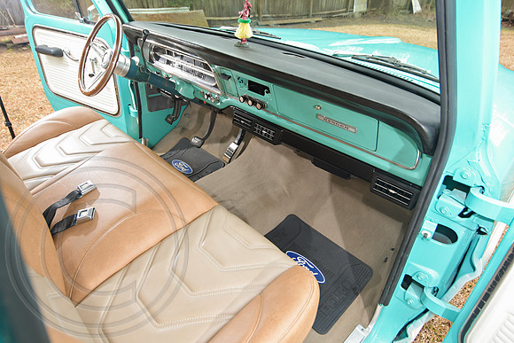 1967-Ford-F100-043