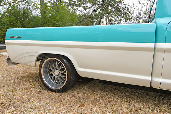 1967-Ford-F100-093