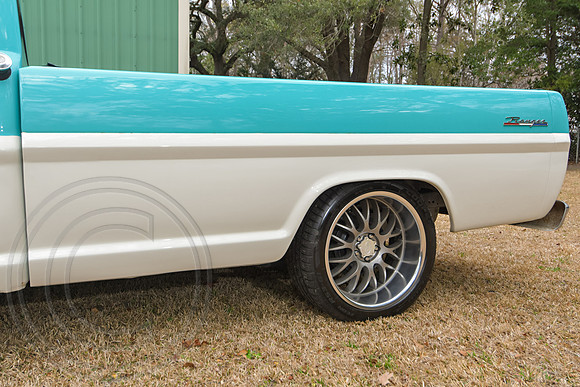 1967-Ford-F100-098