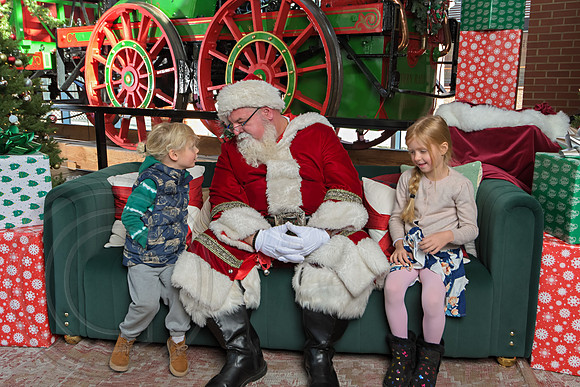 The Charleston Santa 2024-Dec22-3778