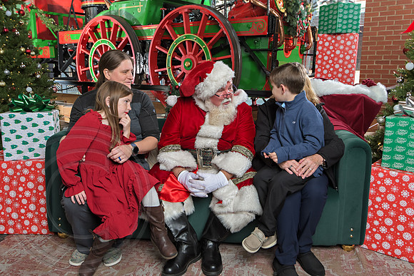 The Charleston Santa 2024-Dec15-3080