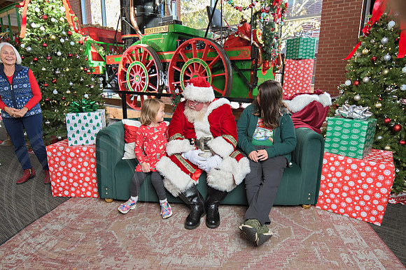 The Charleston Santa 2024-Dec1-0917