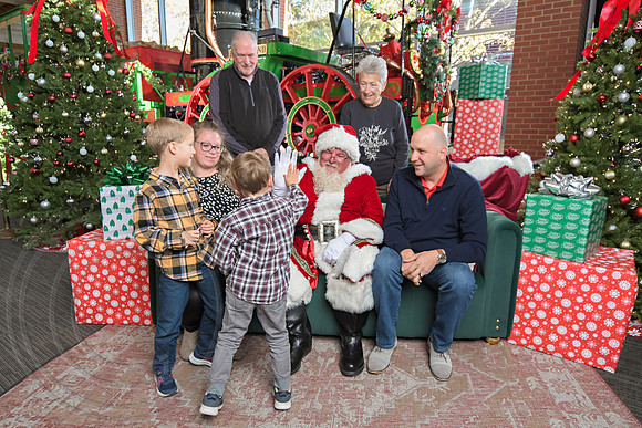 The Charleston Santa 2024-Dec1-0867