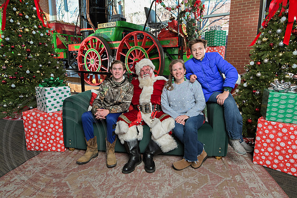 The Charleston Santa 2024-Dec22-4088