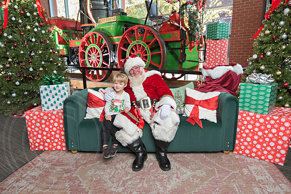 The Charleston Santa 2024-Dec1-0871