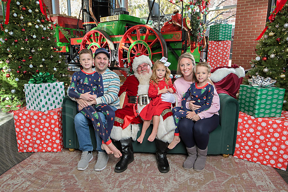 The Charleston Santa 2024-Dec7-1588