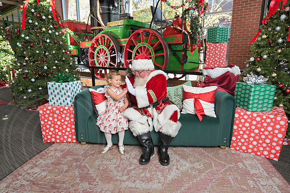 The Charleston Santa 2024-Nov30-0490