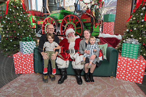 The Charleston Santa 2024-Dec15-2802