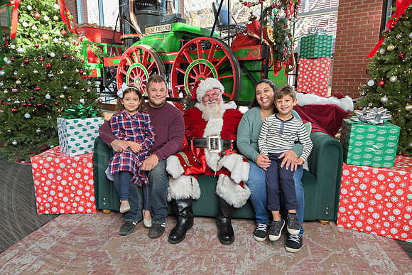 The Charleston Santa 2024-Dec15-2870