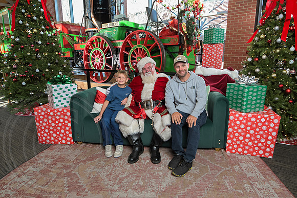 The Charleston Santa 2024-Dec22-3962