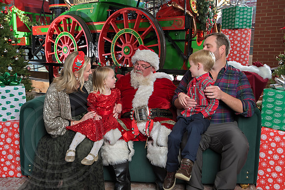 The Charleston Santa 2024-Dec14-2373
