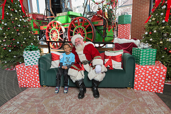 The Charleston Santa 2024-Dec22-3816