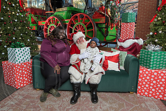 The Charleston Santa 2024-Dec7-1811