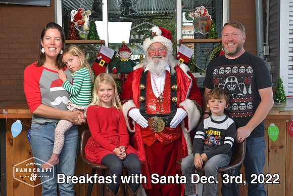 RKPhoto-BreakfastWithSanta2022-060