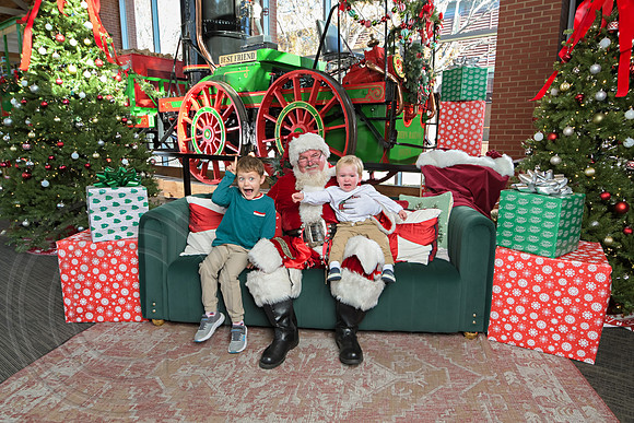 The Charleston Santa 2024-Dec14-2460
