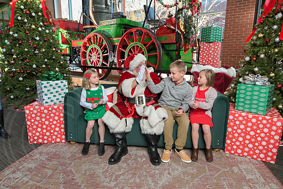 The Charleston Santa 2024-Dec15-2797