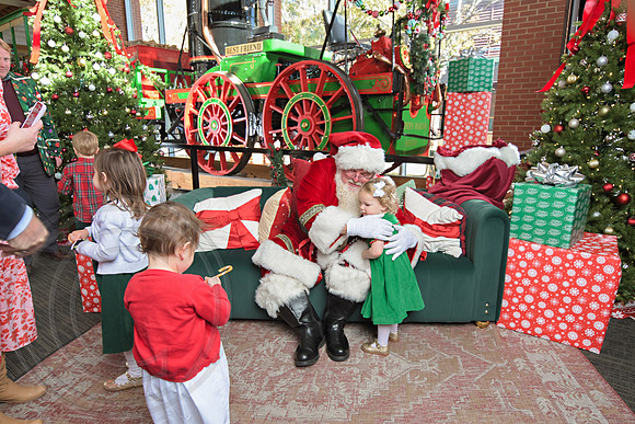 The Charleston Santa 2024-Dec1-0941