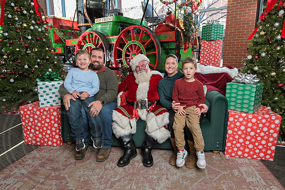 The Charleston Santa 2024-Dec22-4001