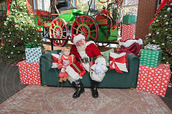 The Charleston Santa 2024-Dec1-0968