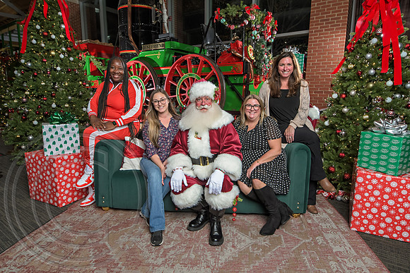 The Charleston Santa 2024-Dec10-2328